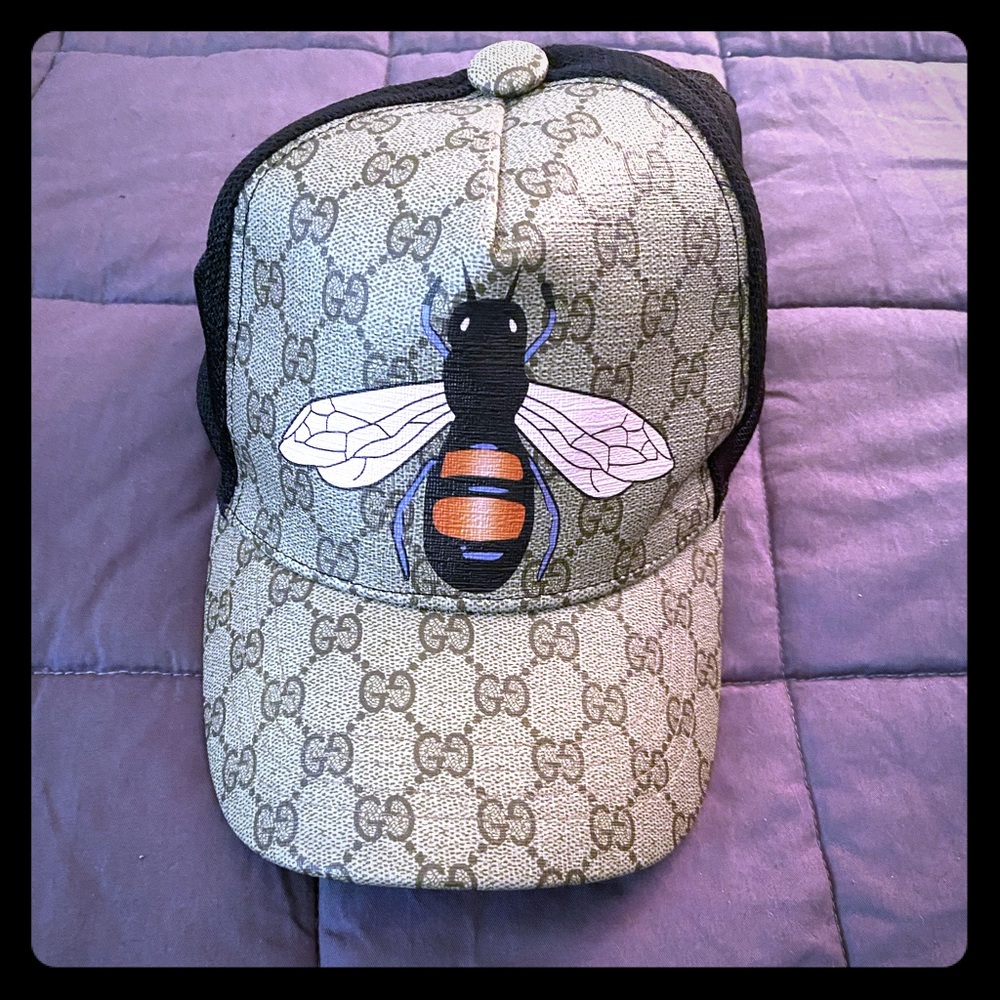 Bee trucker hat.